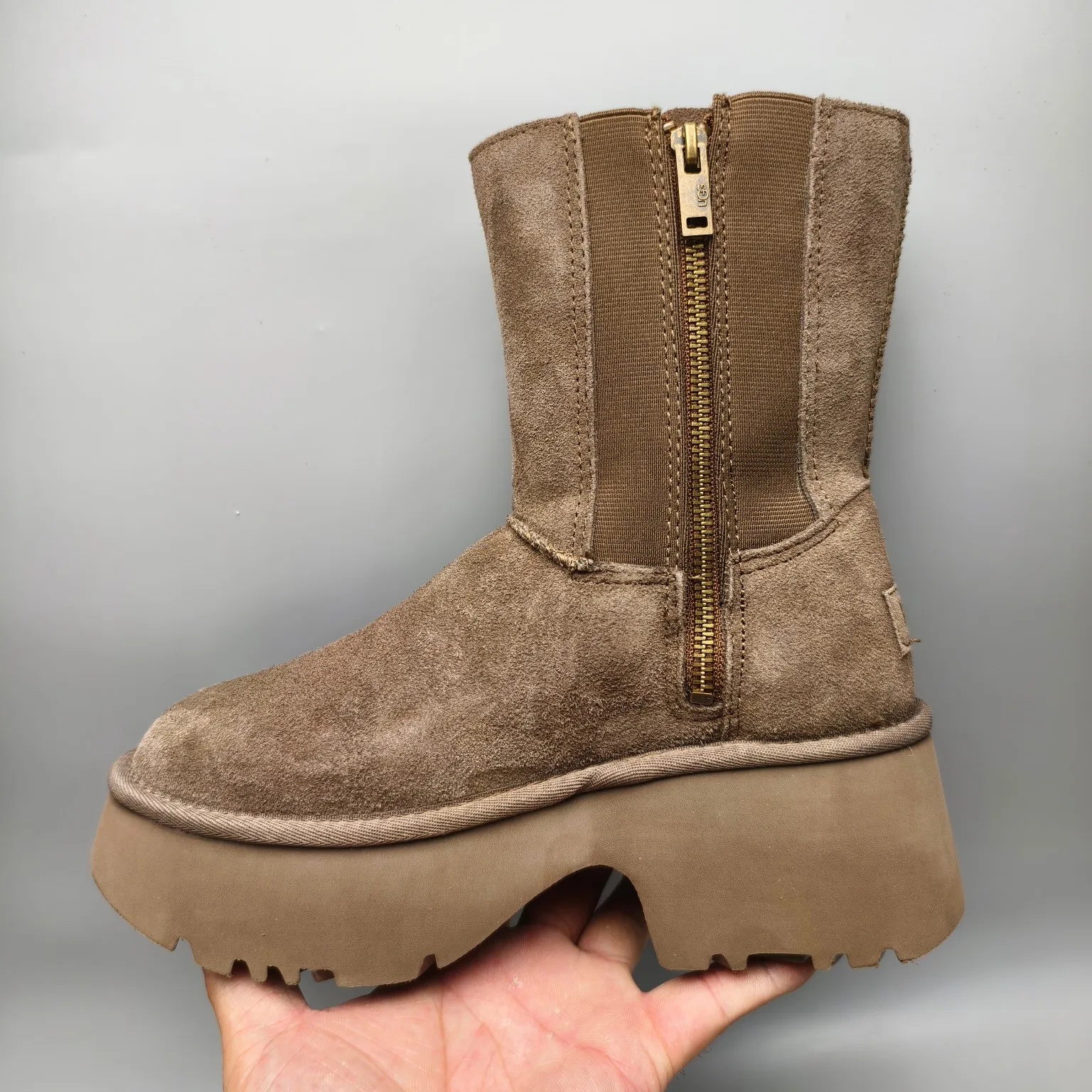 💰600 UGG sheepskin all-in-one snow boots 8313 Thick sole wedge casual women's boots Color: maroon black walnut Matching size: 35-40